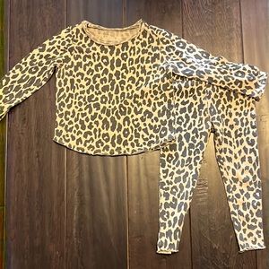 Adorable Toddler Girls Grayson Mini Leopard Print outfit with leggings!